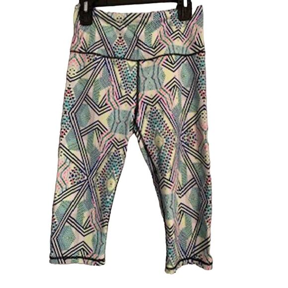 Victoria's Secret Sport Medium Knockout Crop Legging  Multi Color - Picture 1 of 5